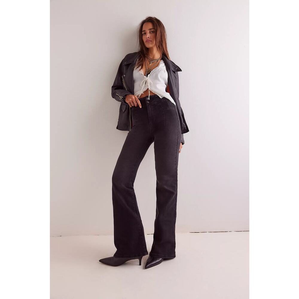 We The Free- NWT- Jayde High Rise Flare Denim Jeans in Black Size 25